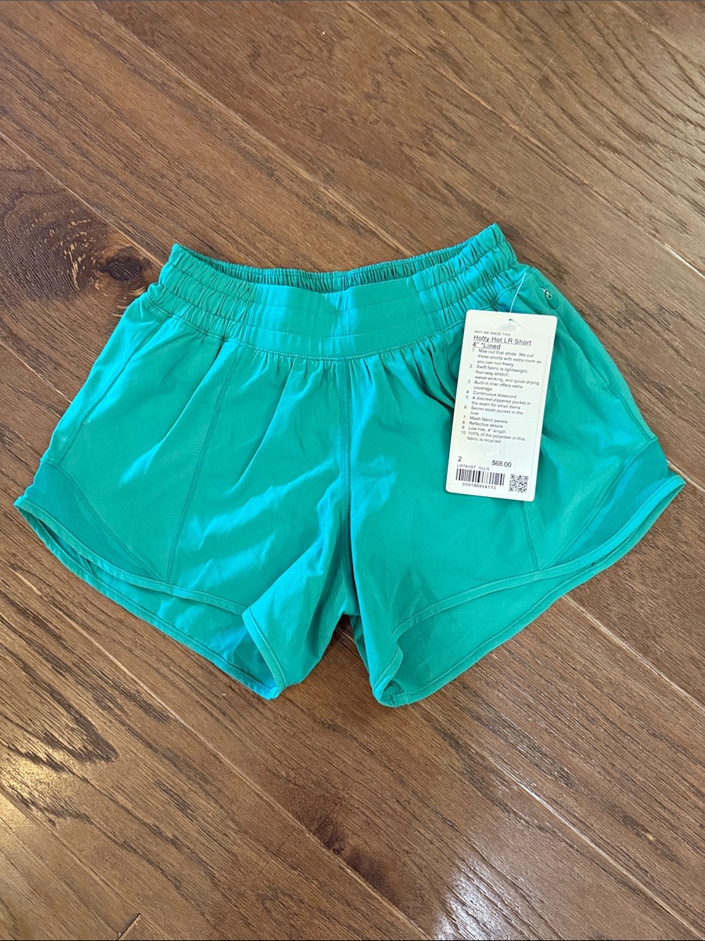 Lululemon Hotty Hot Shorts Emerald Green Shorts - Size 2 (4” inseam)